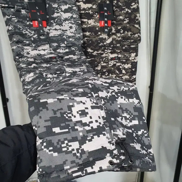 [BUNJANG] Digital Camo Military Cargo Padded Pants / 남성 디지털 카모 밀리터리 카고 패딩 팬츠 솜건빵 방한바지