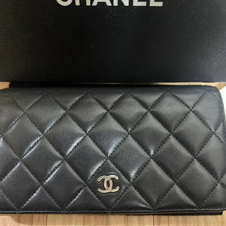 [BUNJANG] Chanel Lambskin Quilted Long Wallet Black / 샤넬장지갑