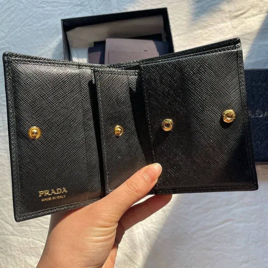 [BUNJANG] Prada Saffiano Metal Logo Bifold Wallet / 프라다 사피아노 메탈 로고 반지갑