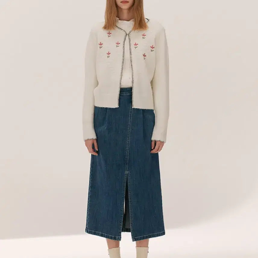 [BUNJANG] Thursday Island Pom-pom Embroidered Cardigan / 써스데이아일랜드 폼폼이 자수 가디건