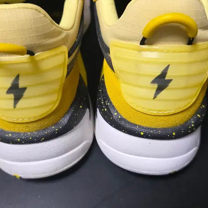 [BUNJANG] Puma Pokemon Pikachu Shoes / 푸마 포켓몬 피카츄 신발