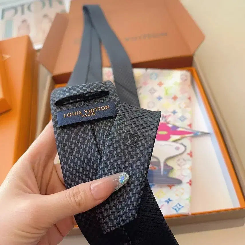 [BUNJANG] Louis Vuitton Tie - New / 루이비통 넥타이
