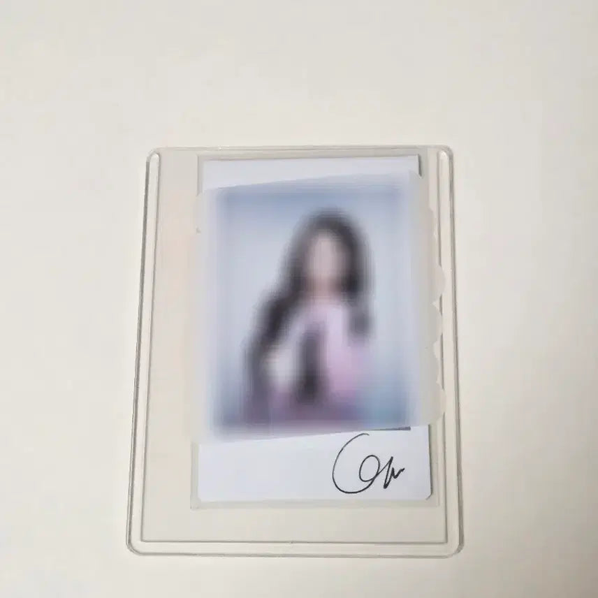 [BUNJANG] tripleS Kim Chae-yeon Signed Polaroid Photocard / 트리플에스 김채연 사인 폴라로이드 싸폴 썬 버블검 뮤비착