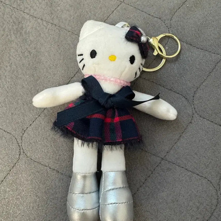 [BUNJANG] Hello Kitty Long Leg Keyring Doll / 롱다리 키티 키링인형