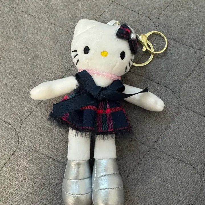 [BUNJANG] Hello Kitty Long Leg Keyring Doll / 롱다리 키티 키링인형