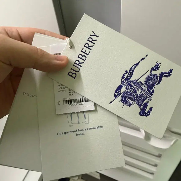 [BUNJANG] Burberry 24FW Beige Padded Jacket / 24fw 버버리 베이지 패딩 판매