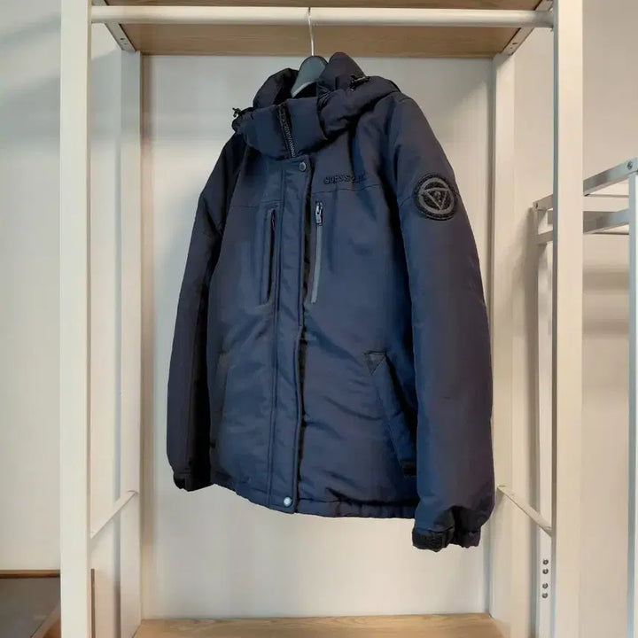 [BUNJANG] Guess Duck Down Padded Jacket / 게스 덕다운 패딩