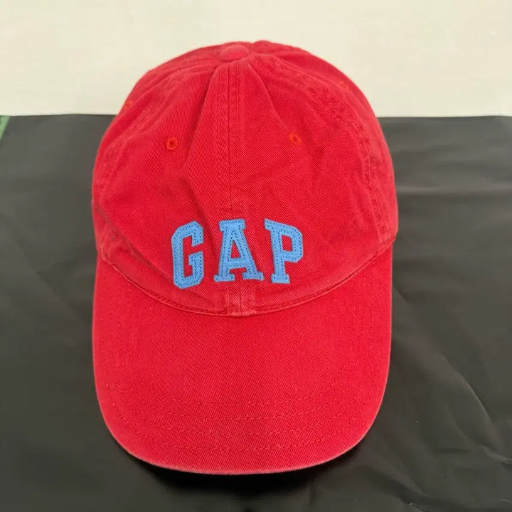 [BUNJANG] GAP Logo Red Ball Cap / GAP 갭 로고 레드 볼캡