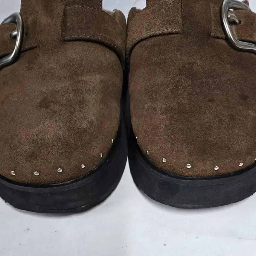 [BUNJANG] KHIZHO Brown Suede Buckle Clogs 235mm / KHIZHO 기호 브라운 스웨이드 버클 클로그 235mm