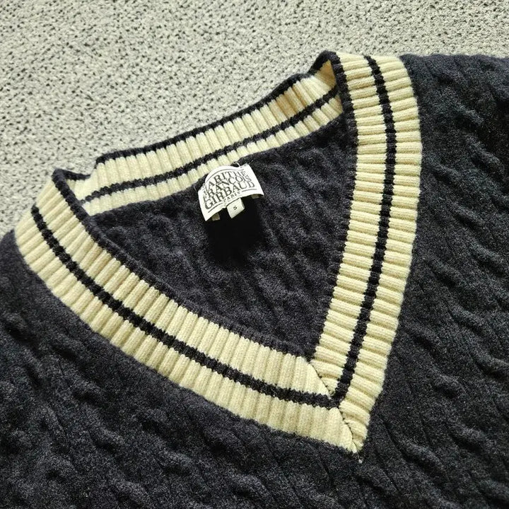 [BUNJANG] Marithe Francois Girbaud Cable Knit Sweater (Size S) / 마리떼 프랑소와 저버 케이블 니트(S)