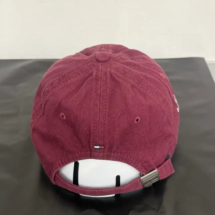 [SOLD OUT] 타미힐피거 MCMXXXV 레드 코튼 볼캡