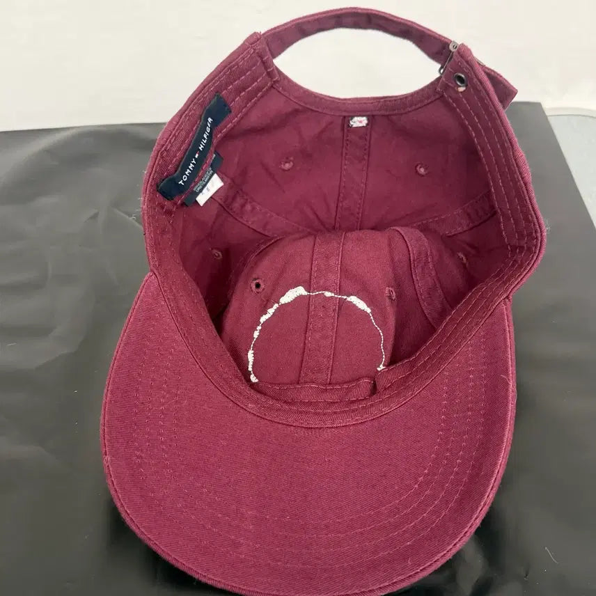 [SOLD OUT] 타미힐피거 MCMXXXV 레드 코튼 볼캡
