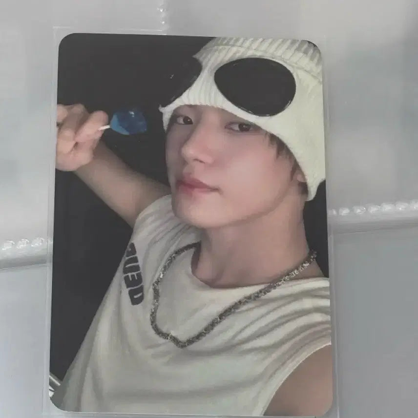 Close Your Eyes – HALLYUSUPERSTORE