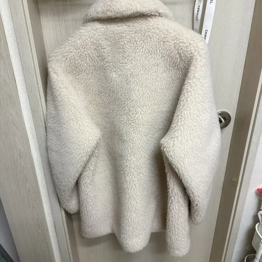 [BUNJANG] Facade Pattern Lambswool Duffle Coat / 파사드패턴 램스울 더플코트 뽀글이 떡볶이코트