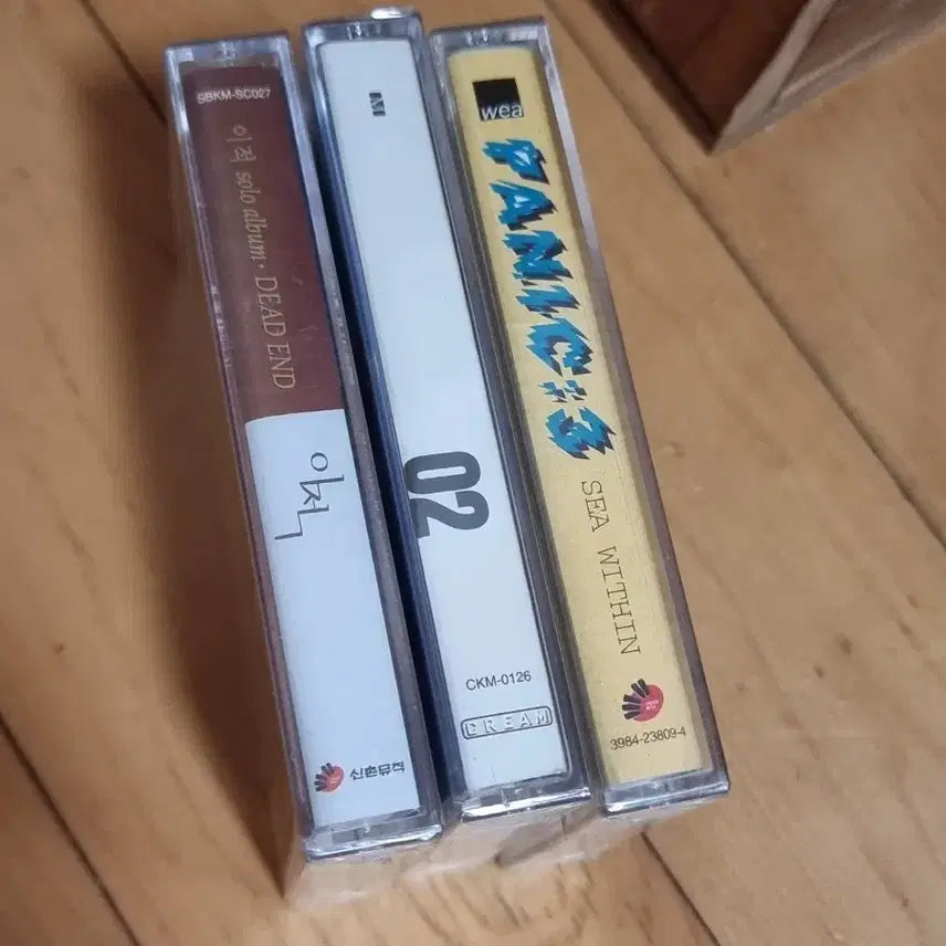 [BUNJANG] Lee Juck Panic Gigs Sealed Cassette Tape Bundle Set / 이적 패닉 긱스 미개봉 카세트 테이프 3개 판매합니다