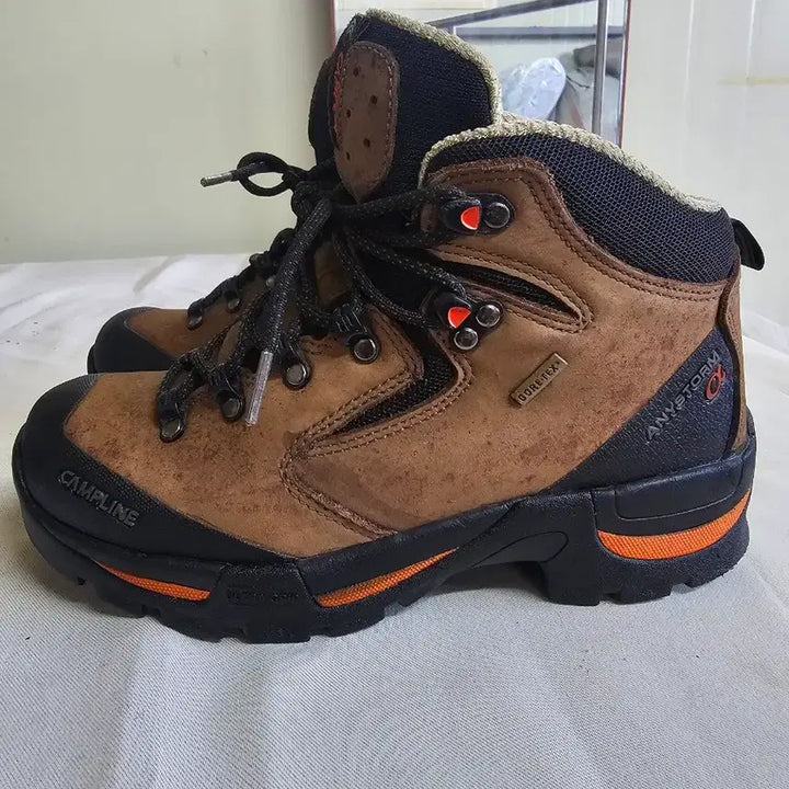 [BUNJANG] CAMPLINE Ennistorm Alpha Gore-Tex Hiking Boots / CAMPLINE 캠프라인 에니스톰알파 고어텍스등산화 브라운