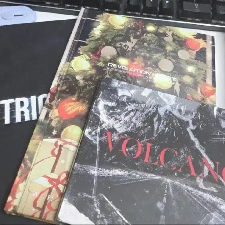 [BUNJANG] Le Reve Revolution Goods Bundle Set / 리레볼루션 굿즈 일괄판매(포카 앨밤 엽서 등등)