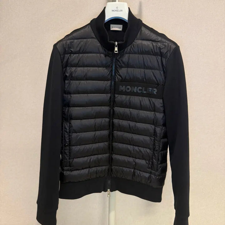 [BUNJANG] Moncler Maglia Patch Knit Padded Jacket / 몽클레어 마글리아 와펜 패치 니트 패딩