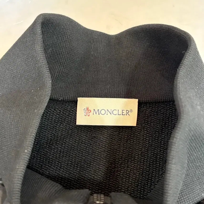 [BUNJANG] Moncler Maglia Patch Knit Padded Jacket / 몽클레어 마글리아 와펜 패치 니트 패딩