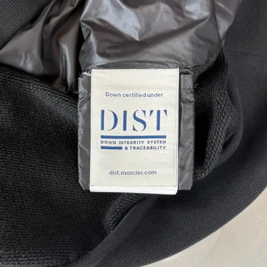 [BUNJANG] Moncler Maglia Patch Knit Padded Jacket / 몽클레어 마글리아 와펜 패치 니트 패딩