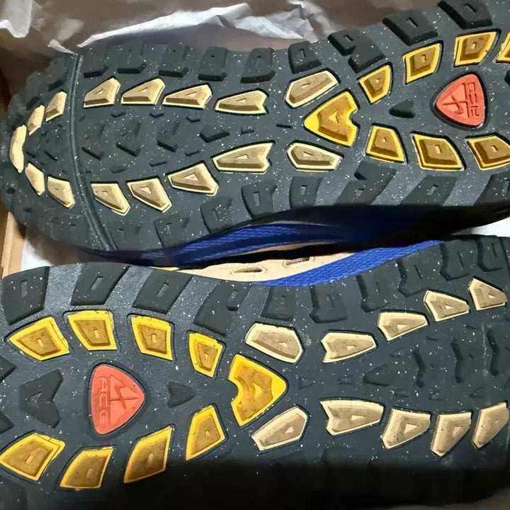 [BUNJANG] Nike ACG Explorado US9 Sneakers / 나이키 acg 익스플로레이드 us9 270