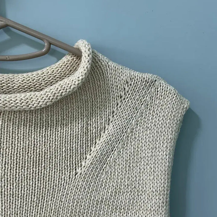 [BUNJANG] Myust High Neck Knit Vest Beige / 마이유스 하이넥 니트 베스트 베이지 하객룩
