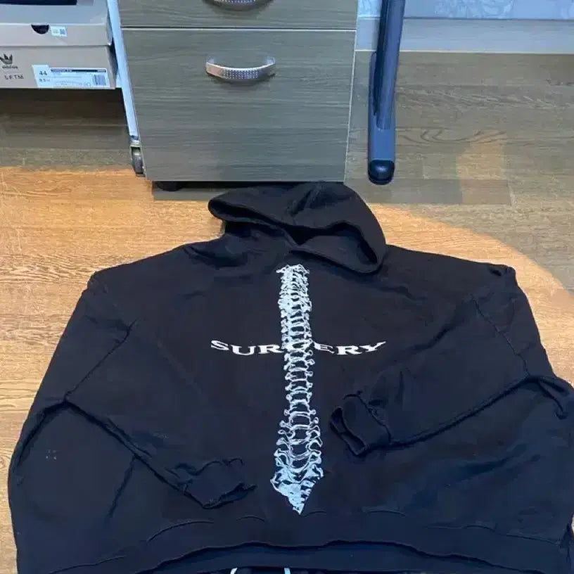 [SOLD OUT] SURGERY 척추 스웻 후드 블랙