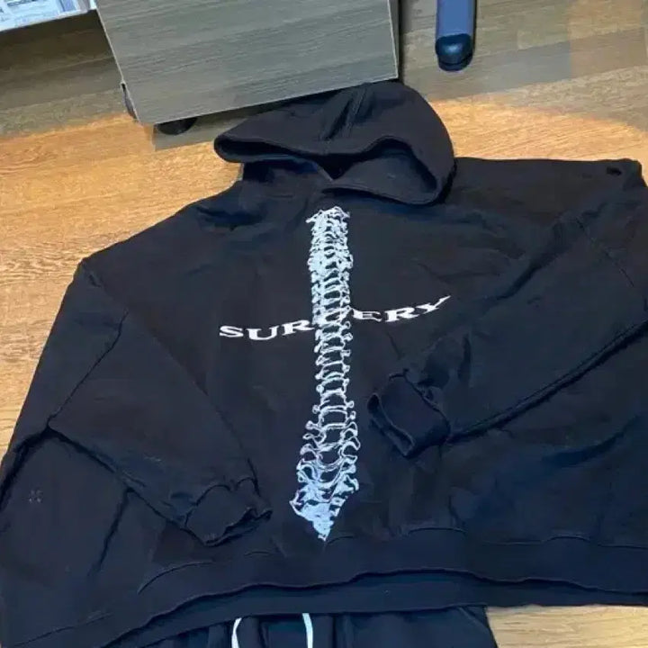 [SOLD OUT] SURGERY 척추 스웻 후드 블랙