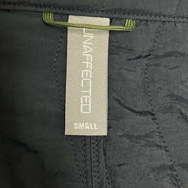 [BUNJANG] UNAFFFECTED Quilted Jacket Navy S / UNAFFECTED 언어펙티드 퀼팅 자켓 네이비