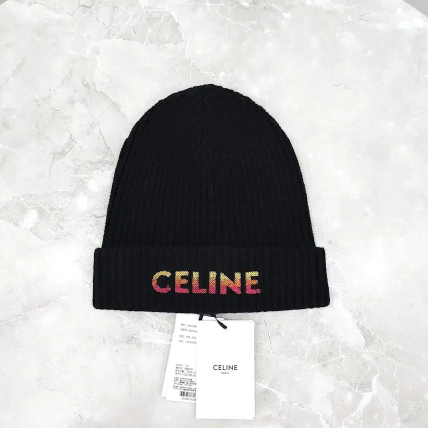 [BUNJANG] Celine Gradient Logo Beanie / 셀린느 그라데이션 로고 비니 2A07Z666Q