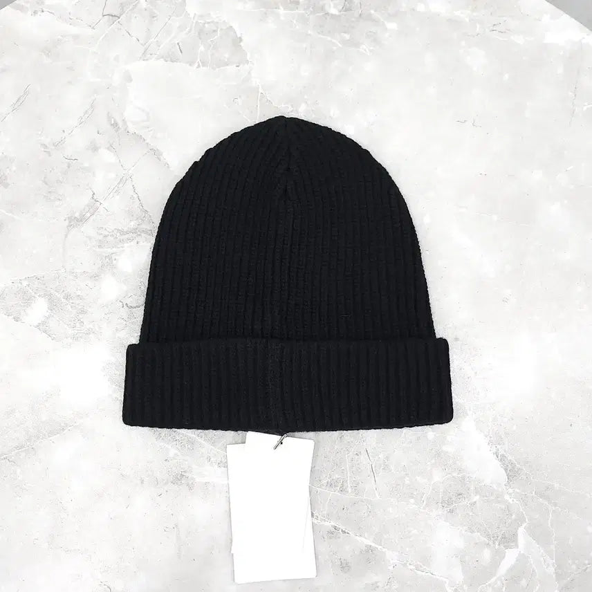 [BUNJANG] Celine Gradient Logo Beanie / 셀린느 그라데이션 로고 비니 2A07Z666Q