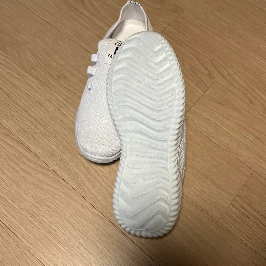 [BUNJANG] White Running Shoes / (새상품) 운동화 런닝화