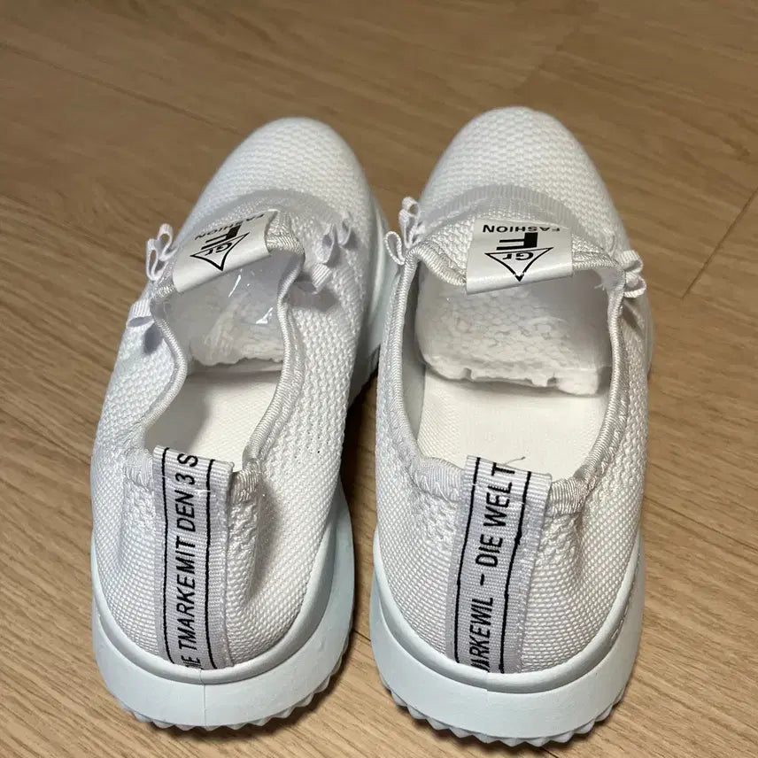 [BUNJANG] White Running Shoes / (새상품) 운동화 런닝화