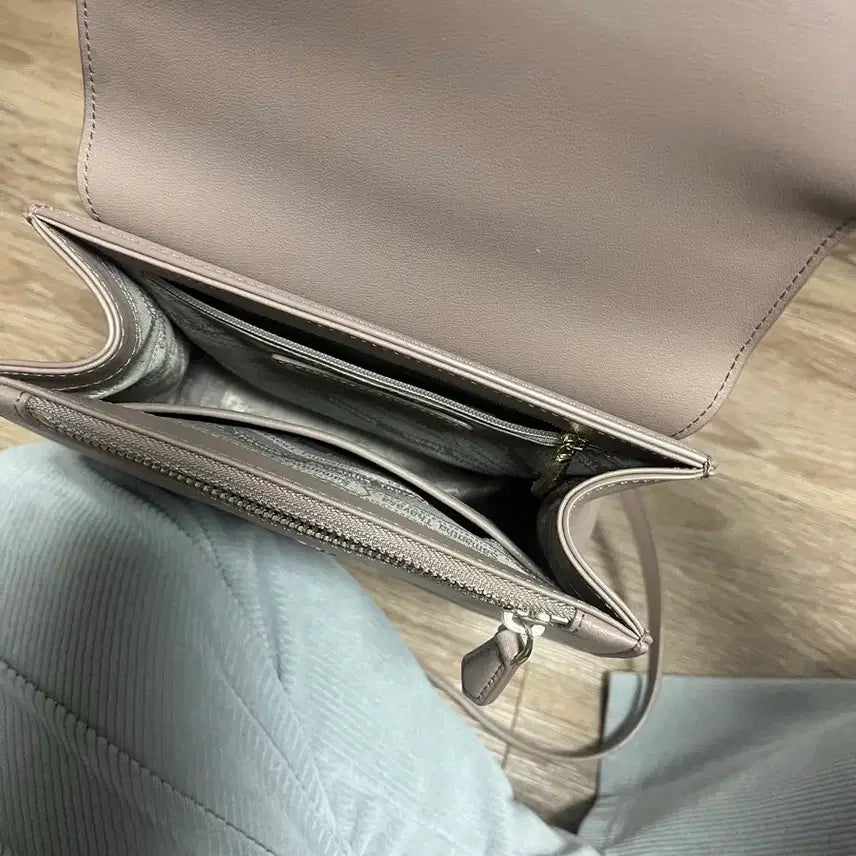 [BUNJANG] Samantha Thavasa Crossbody Bag / 사만다타바사