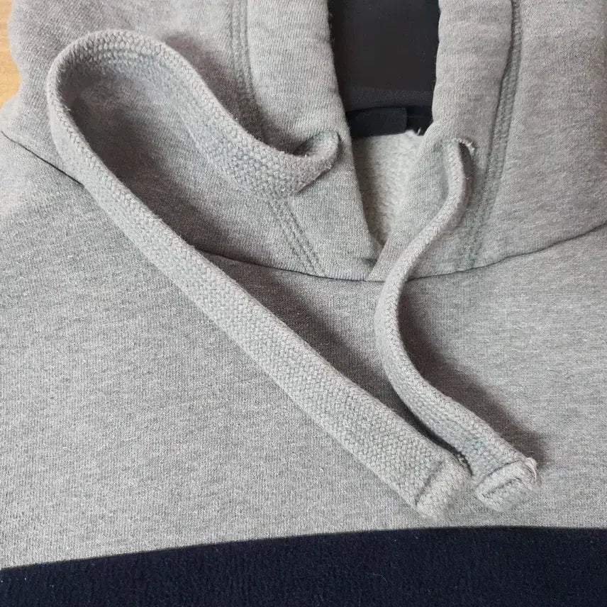 [BUNJANG] National Geographic Fleece Lined Hoodie / NATIONAL GEOGRAPHIC 내셔널 지오그래픽 안감기모 후드티