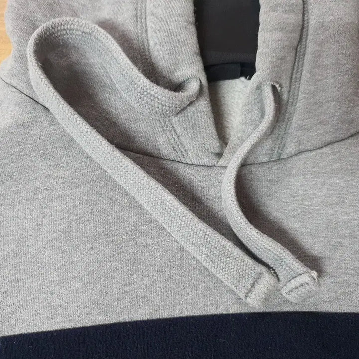 [BUNJANG] National Geographic Fleece Lined Hoodie / NATIONAL GEOGRAPHIC 내셔널 지오그래픽 안감기모 후드티
