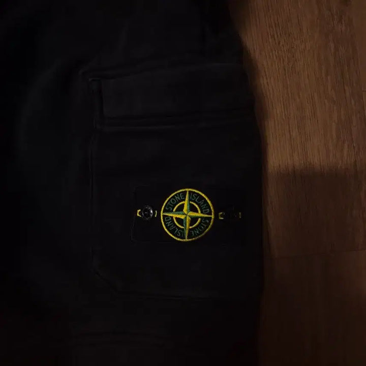 [BUNJANG] Stone Island Shorts / 스톤아일랜드 반바지