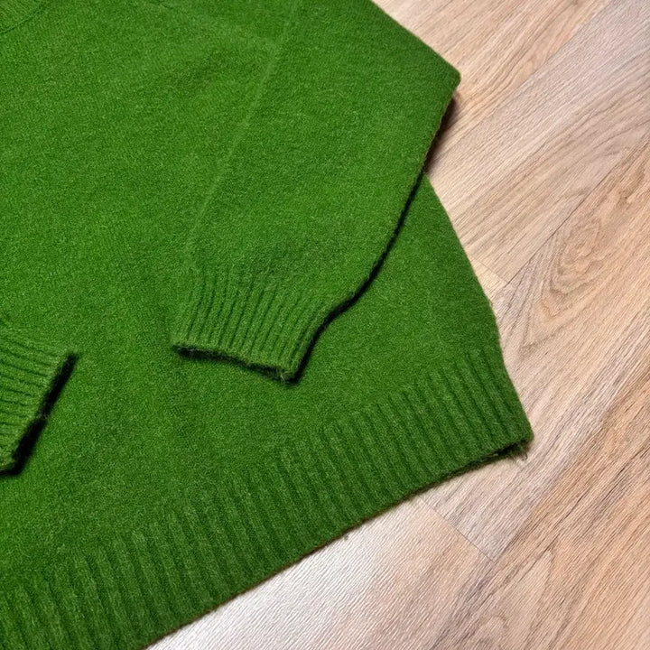 [BUNJANG] Studio White Green Knit / 스튜디오화이트 그린 니트