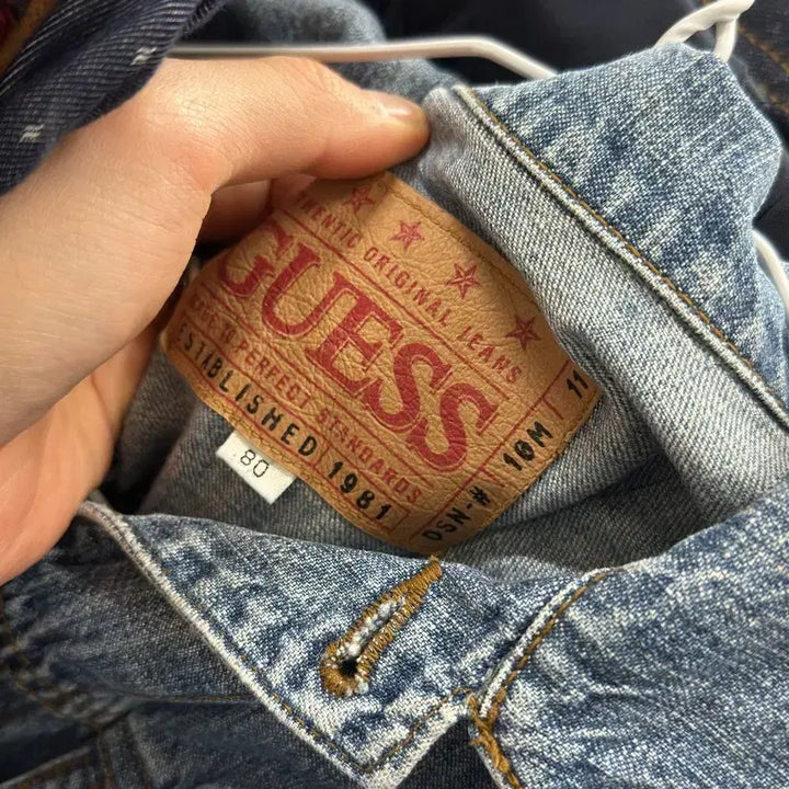 [BUNJANG] Guess Two-Pocket Casual Denim Jacket / 게스 투포켓 캐주얼 데님 자켓 80 M10184