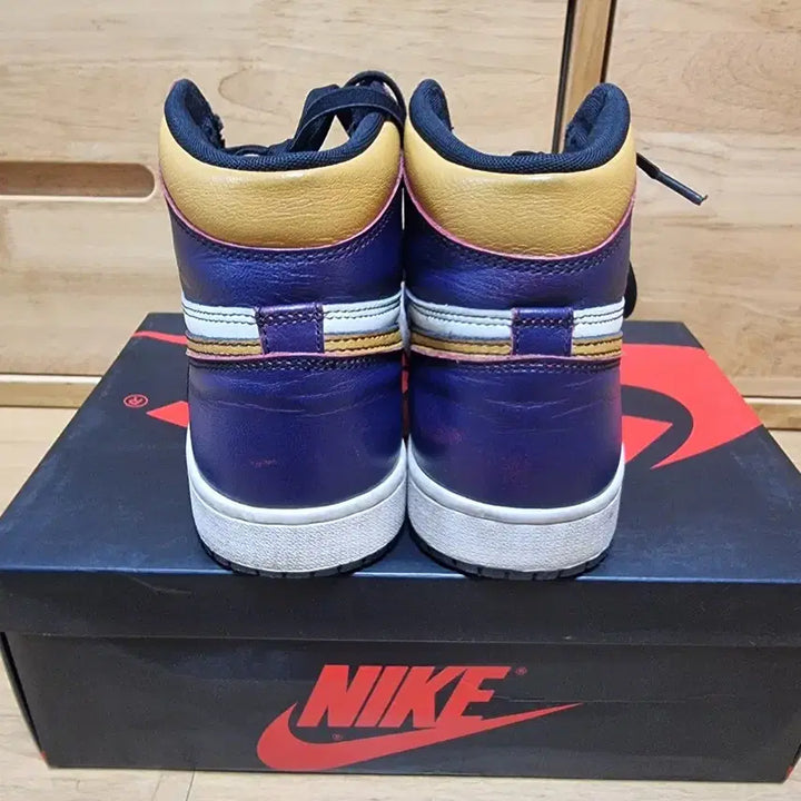 [BUNJANG] Nike Air Jordan 1 LA to Chicago / 나이키 에어 조던 1 레이커스 LA to Chicago