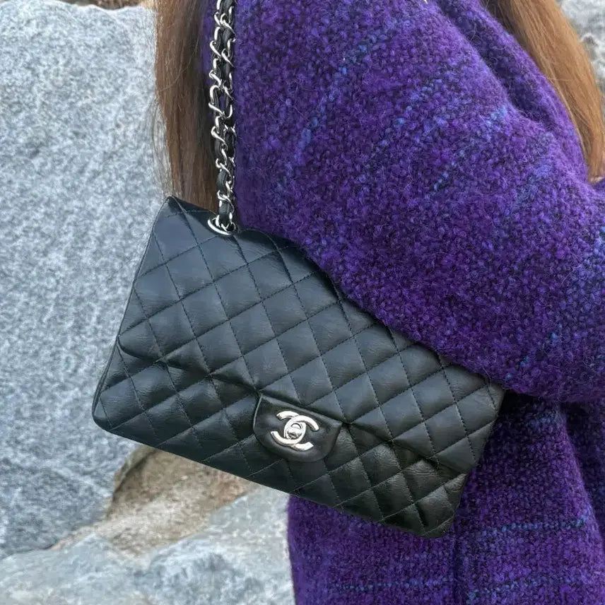 [BUNJANG] Chanel Classic Medium Shoulder Bag / 샤넬 클래식 미듐 11번대