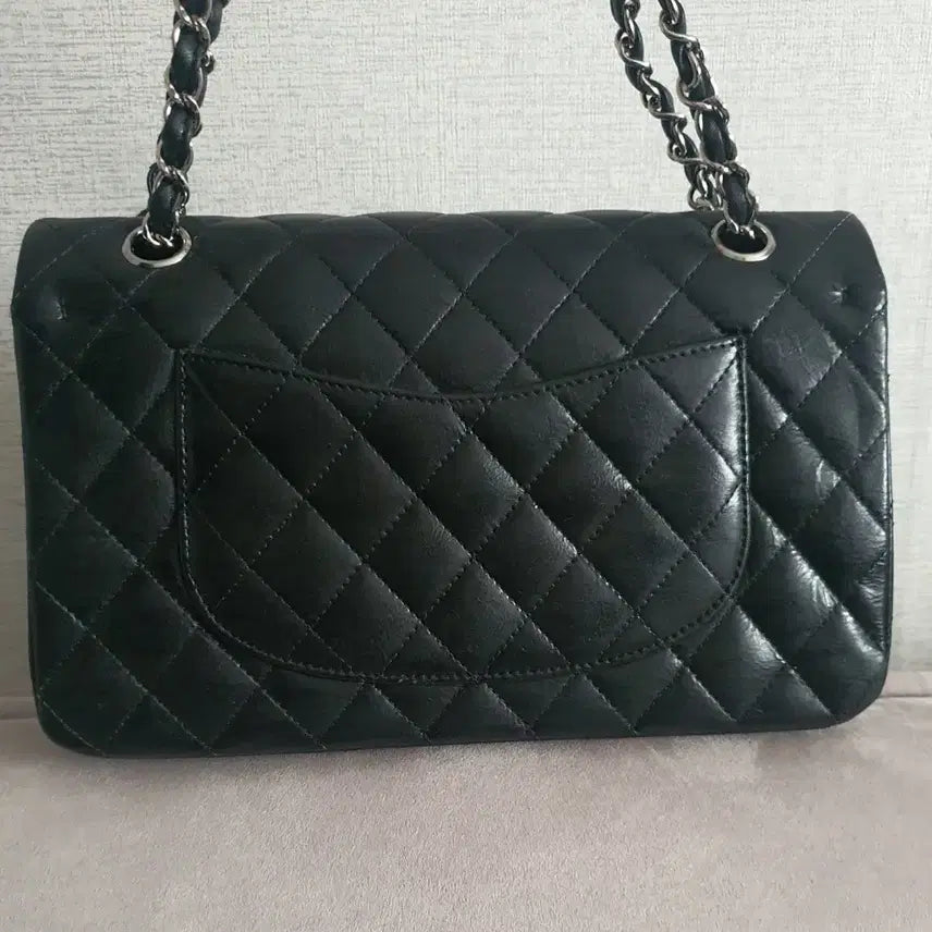 [BUNJANG] Chanel Classic Medium Shoulder Bag / 샤넬 클래식 미듐 11번대