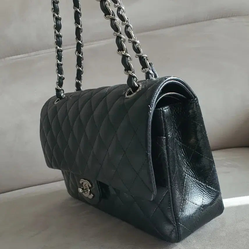 [BUNJANG] Chanel Classic Medium Shoulder Bag / 샤넬 클래식 미듐 11번대