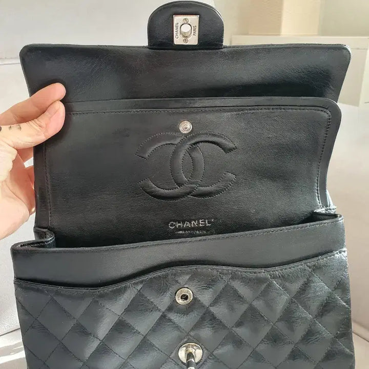 [BUNJANG] Chanel Classic Medium Shoulder Bag / 샤넬 클래식 미듐 11번대