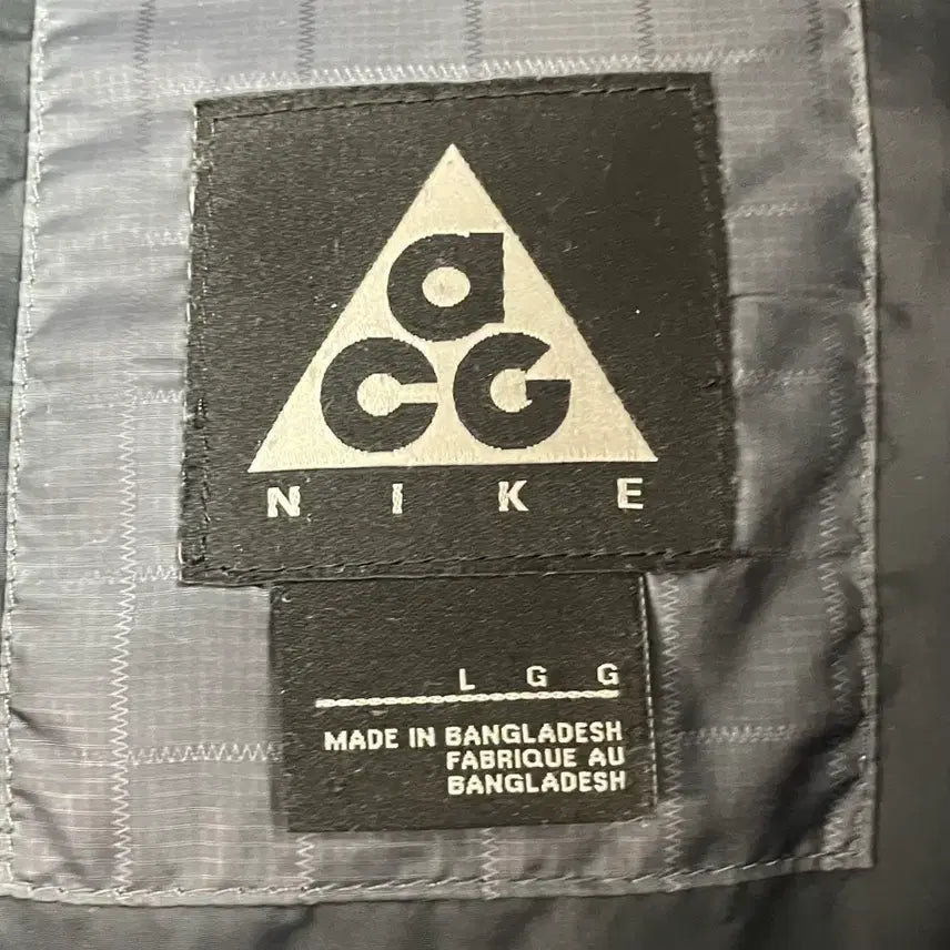 [BUNJANG] 나이키 ACG 그라데이션 후드 다운 패딩 (on.89) / 나이키 ACG 그라데이션 후드 다운 패딩 (on.89)