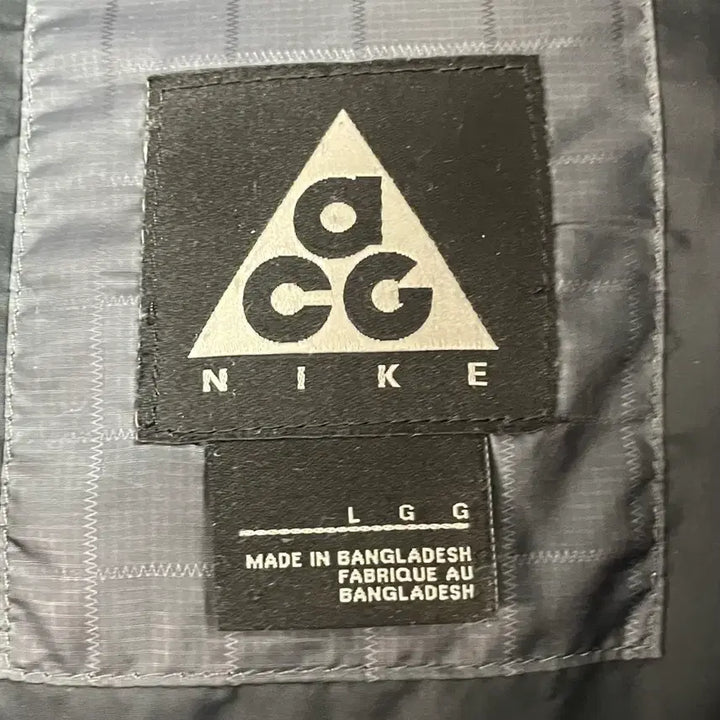 [BUNJANG] 나이키 ACG 그라데이션 후드 다운 패딩 (on.89) / 나이키 ACG 그라데이션 후드 다운 패딩 (on.89)
