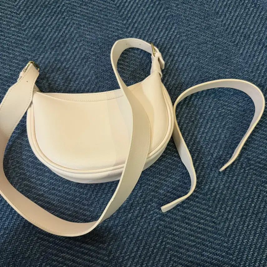 [BUNJANG] Shoulder Bag/Crossbody Bag White / 에이블리 숄더백/크로스백 흰색