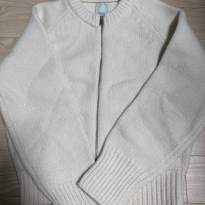 [BUNJANG] Tanat Ivory Knit Zip-up Cardigan / 타낫 울 니트 집업 점퍼 아이보리 가디건 집업가디건 지퍼 코드유