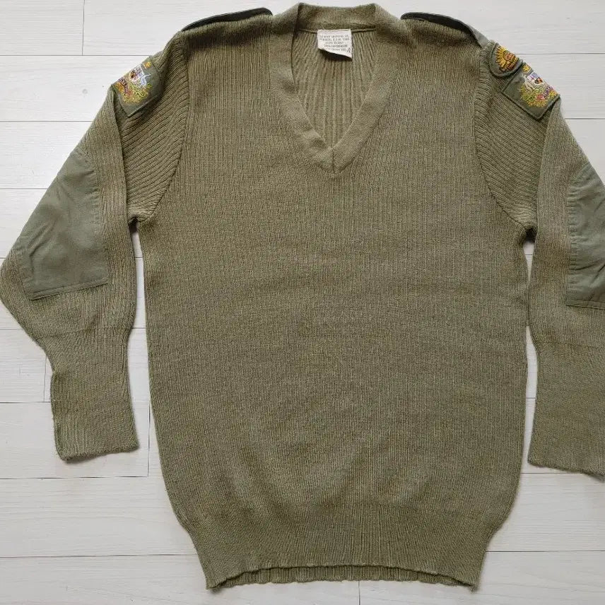 [BUNJANG] Military Wool Knit Sweater / 호주 밀리터리 군복 울 니트 스웨터 한정판 빈티지