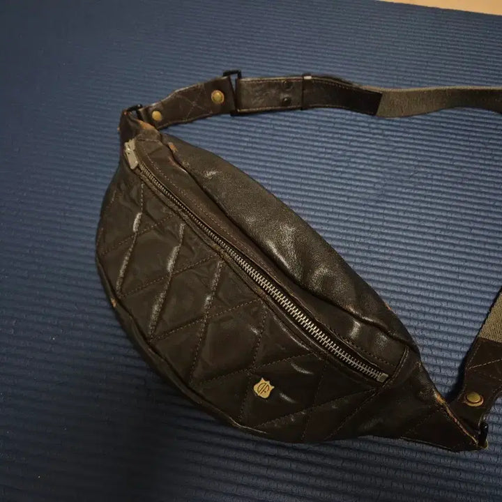 [BUNJANG] D.A.F.B.INE Hip Sack / 디아프바인 힙색